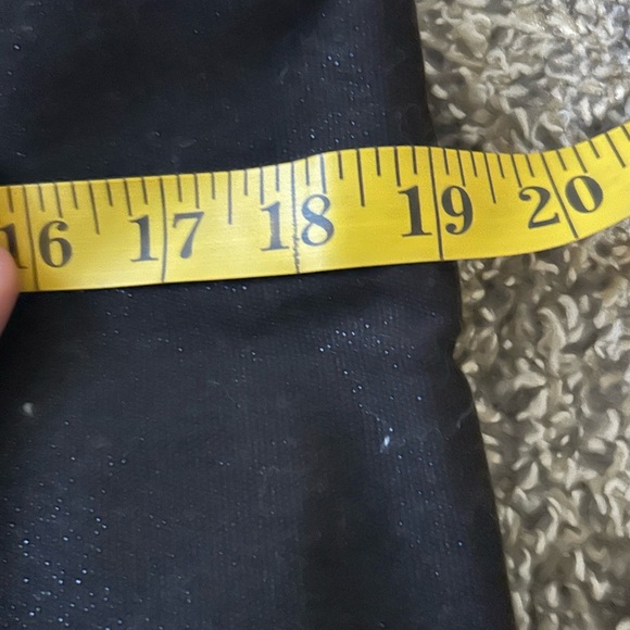 Victoria’s Secret NWT black shoulder tote with attached tiger striped mi… - Picture 8 of 10